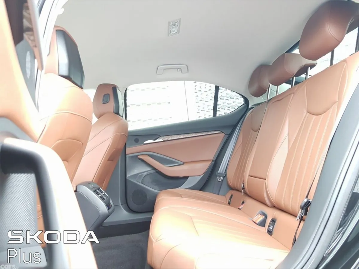 Skoda Superb Saloon, Diesel, 2025, Black