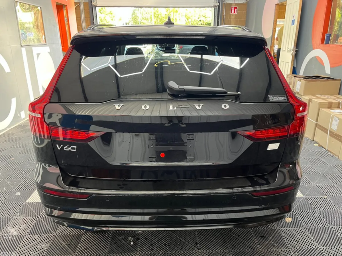 Volvo V60 Estate, Petrol Plug-in Hybrid, 2024, Black