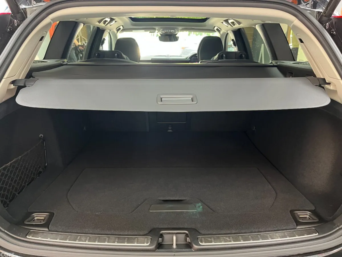 Volvo V60 Estate, Petrol Plug-in Hybrid, 2024, Black