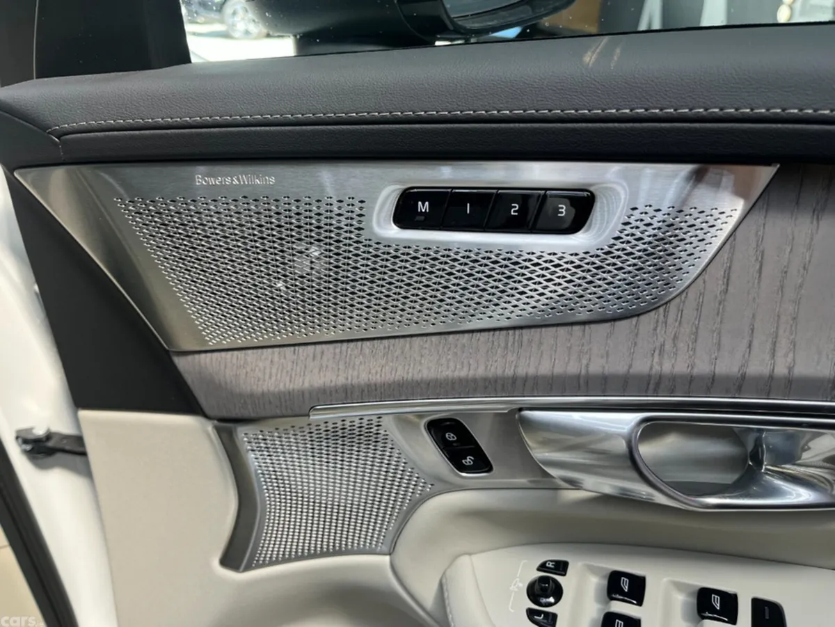 Volvo XC90 SUV, Petrol Plug-in Hybrid, 2025, White