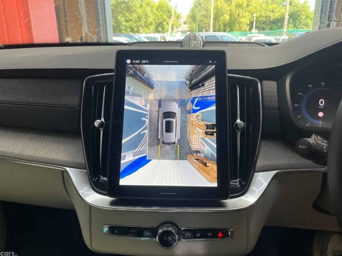 Volvo XC90 SUV, Petrol Plug-in Hybrid, 2025, White