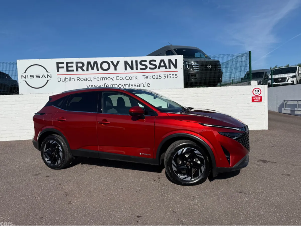 Nissan Qashqai Hatchback, Petrol Hybrid, 2026, Red