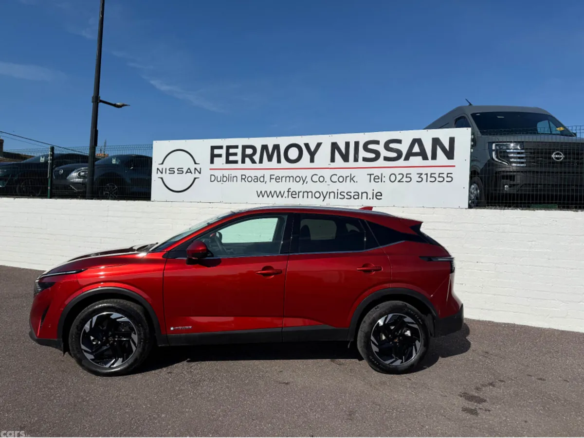 Nissan Qashqai Hatchback, Petrol Hybrid, 2026, Red