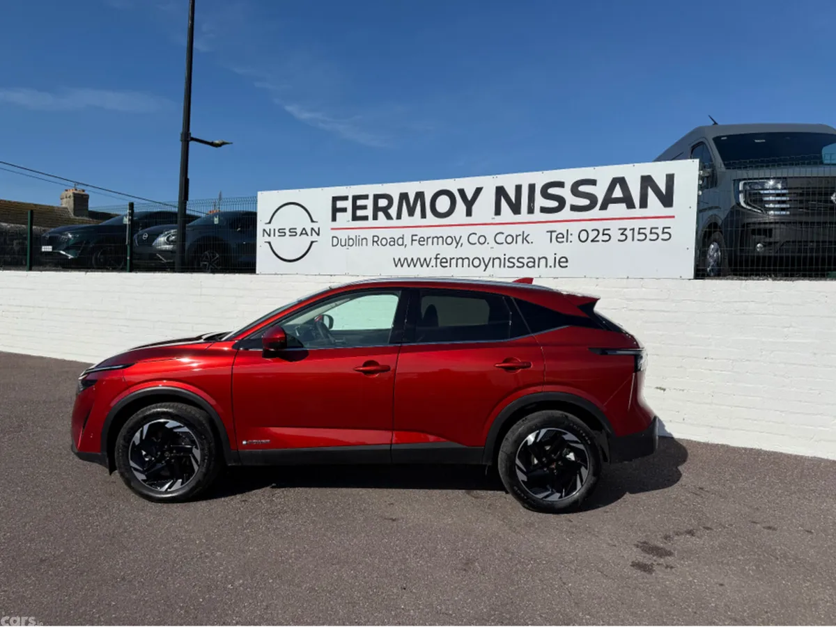 Nissan Qashqai Hatchback, Petrol Hybrid, 2026, Red