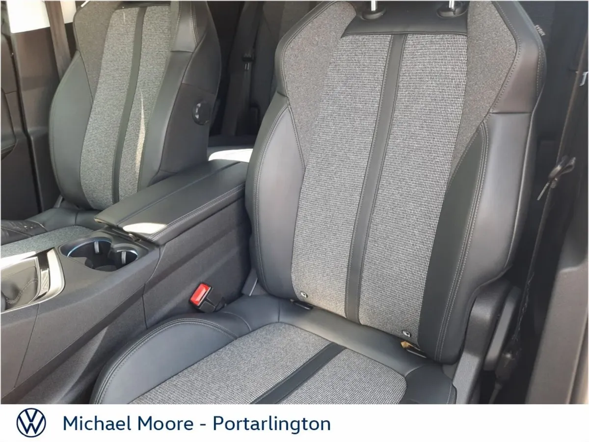 Peugeot 3008 MPV, Diesel, 2020, Black
