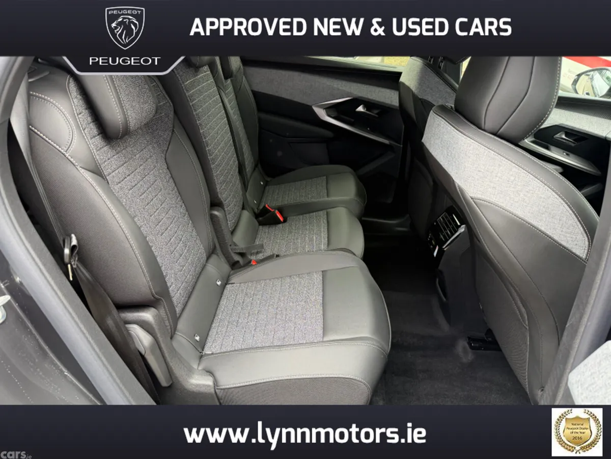 Peugeot 5008 MPV, Petrol, 2026, Grey