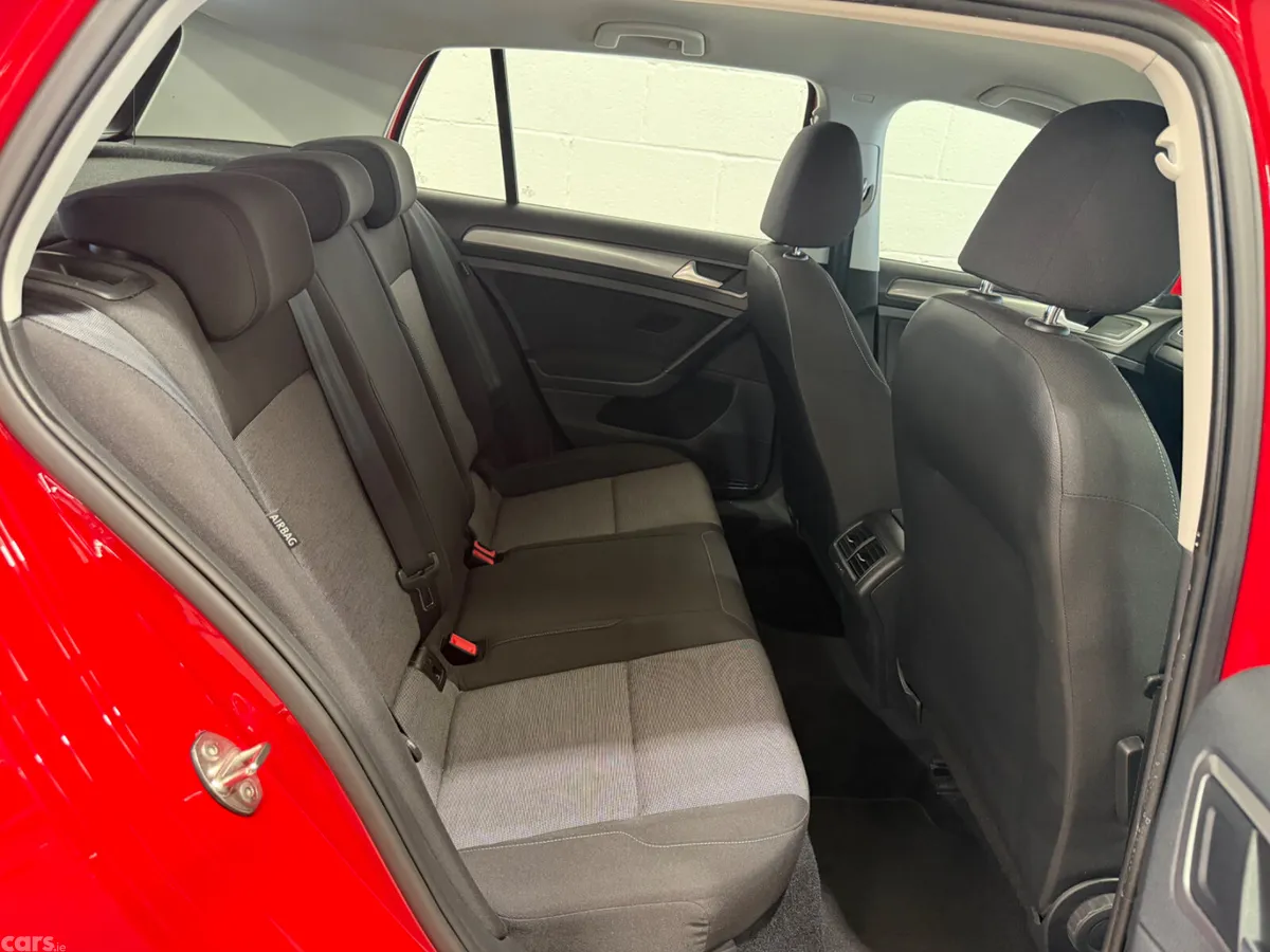 Volkswagen Golf Hatchback, Petrol, 2014, Red