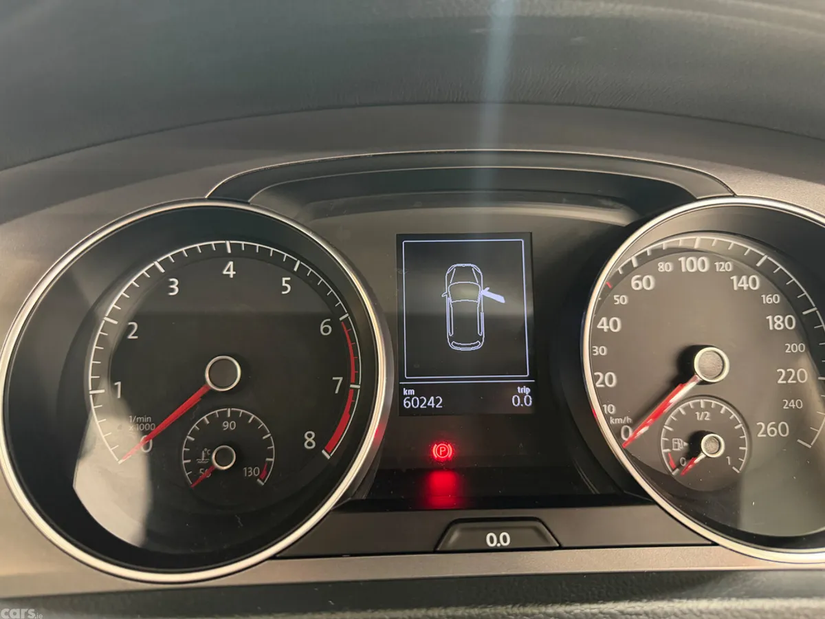 Volkswagen Golf Hatchback, Petrol, 2014, Red