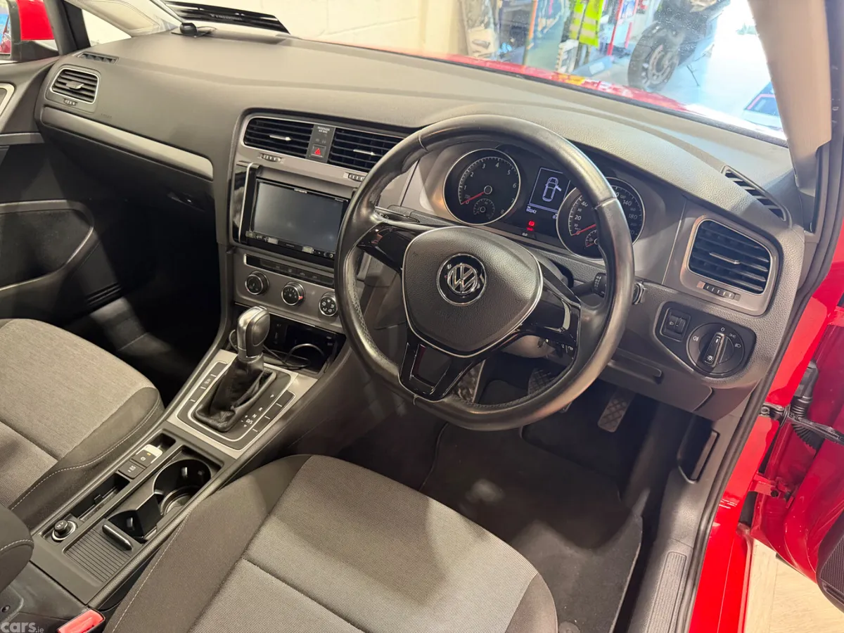 Volkswagen Golf Hatchback, Petrol, 2014, Red