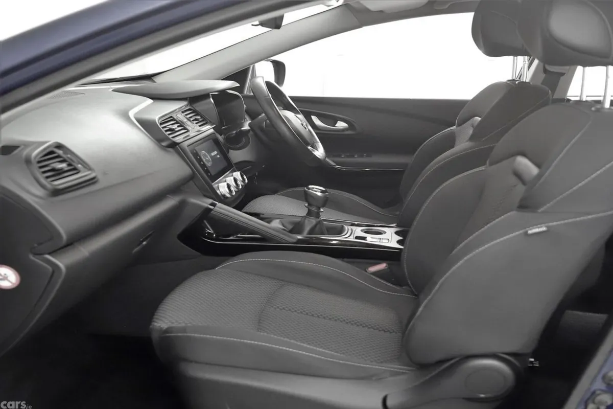 Renault Kadjar SUV, Diesel, 2021, Grey