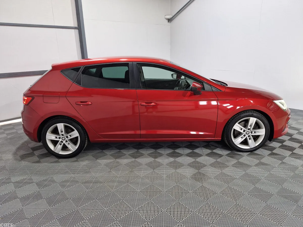 SEAT Leon Hatchback, Diesel, 2018, Red