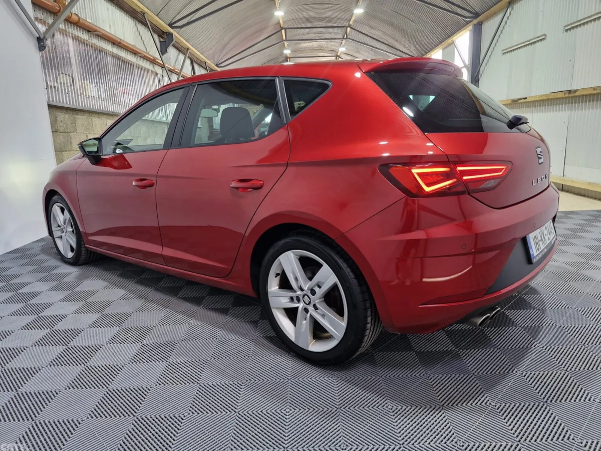 SEAT Leon Hatchback, Diesel, 2018, Red
