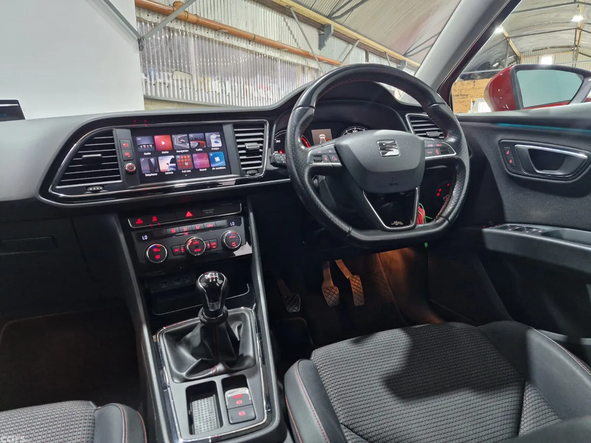 SEAT Leon Hatchback, Diesel, 2018, Red