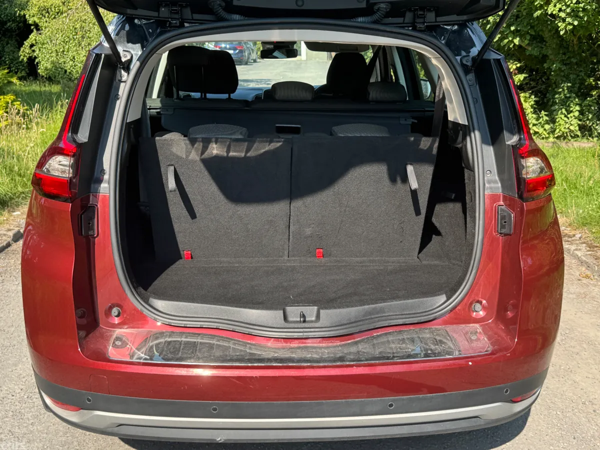 Renault Grand Scenic MPV, Diesel, 2019, Red