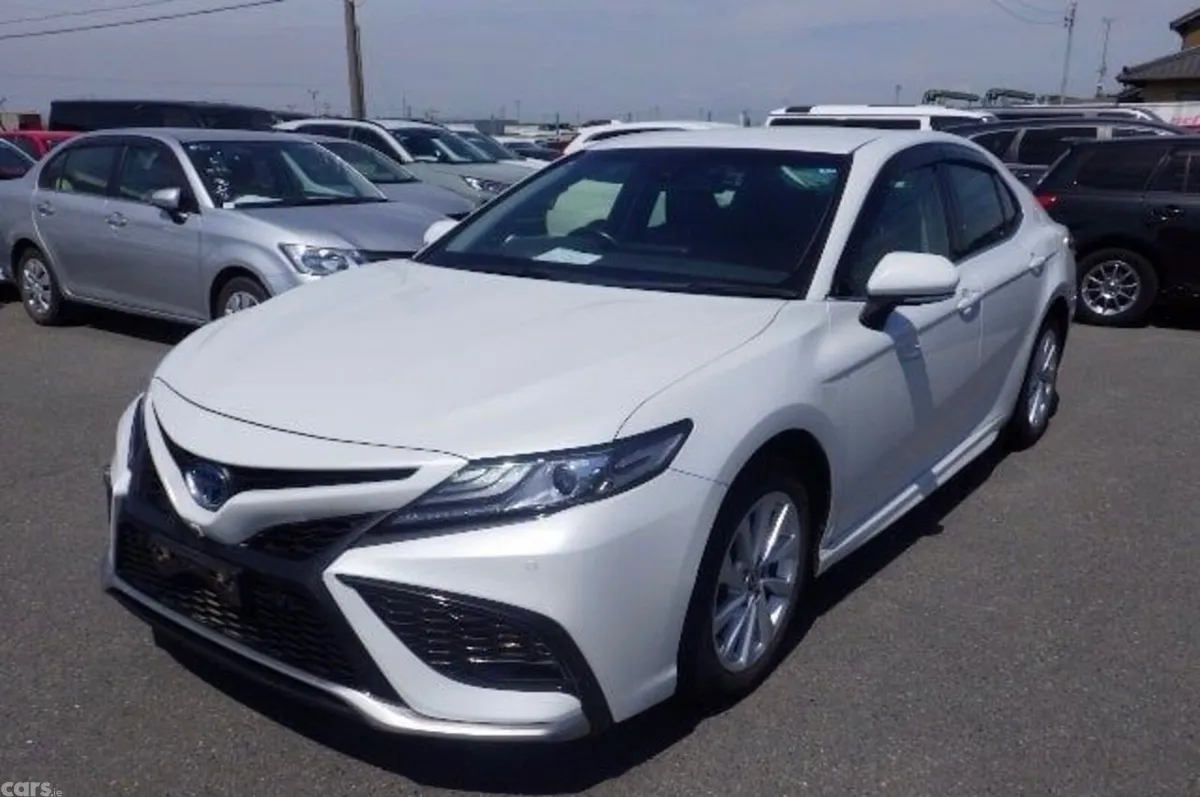 Toyota Camry Saloon, Petrol Hybrid, 2021, White