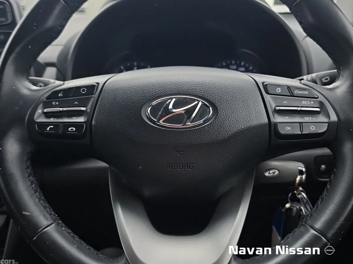 Hyundai KONA MPV, Petrol, 2019, Red
