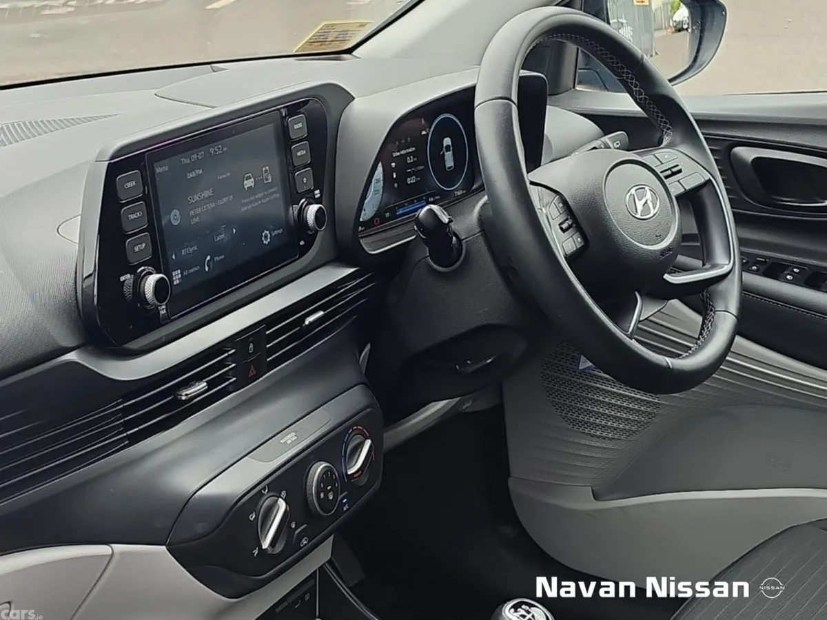 Hyundai i20 Hatchback, Petrol, 2023, Blue
