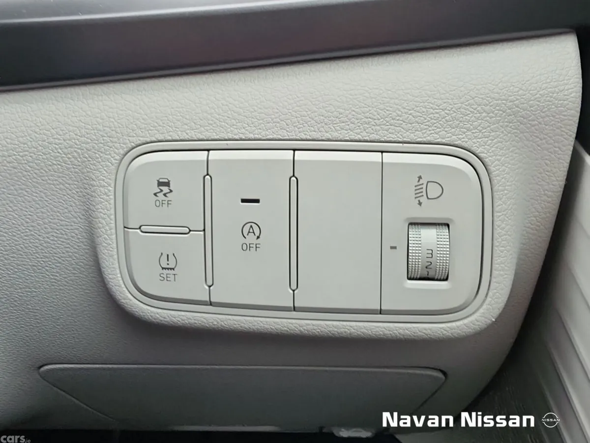 Hyundai i20 Hatchback, Petrol, 2023, Blue