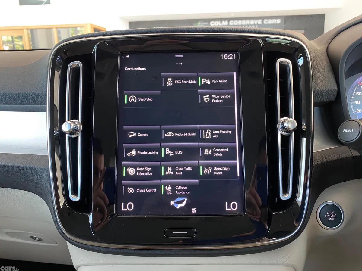 Volvo XC40 Estate, Diesel, 2020, Black