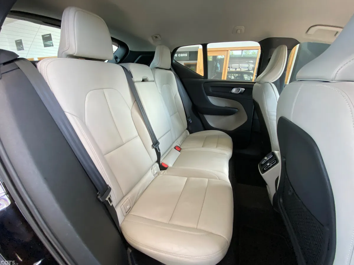 Volvo XC40 Estate, Diesel, 2020, Black