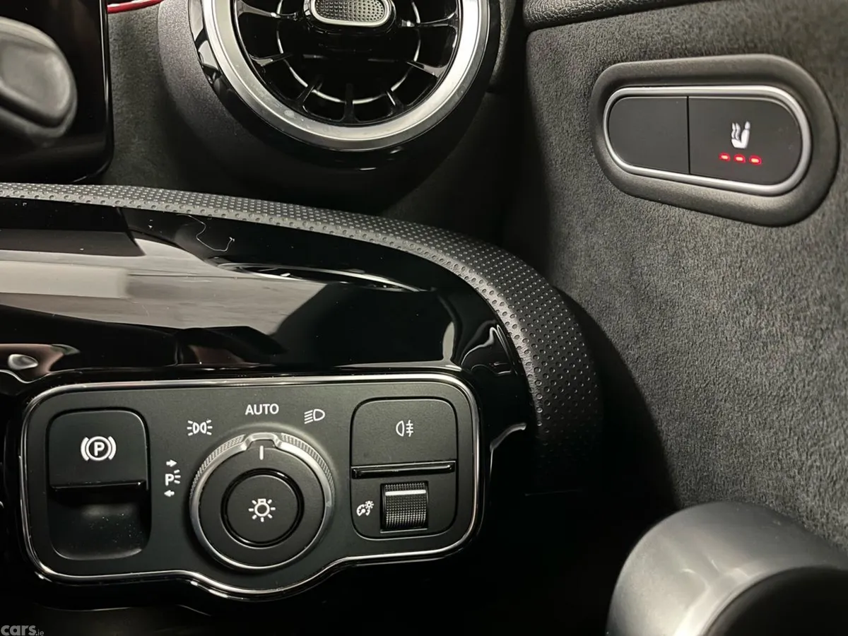 Mercedes-Benz A-Class Hatchback, Petrol, 2018, Black