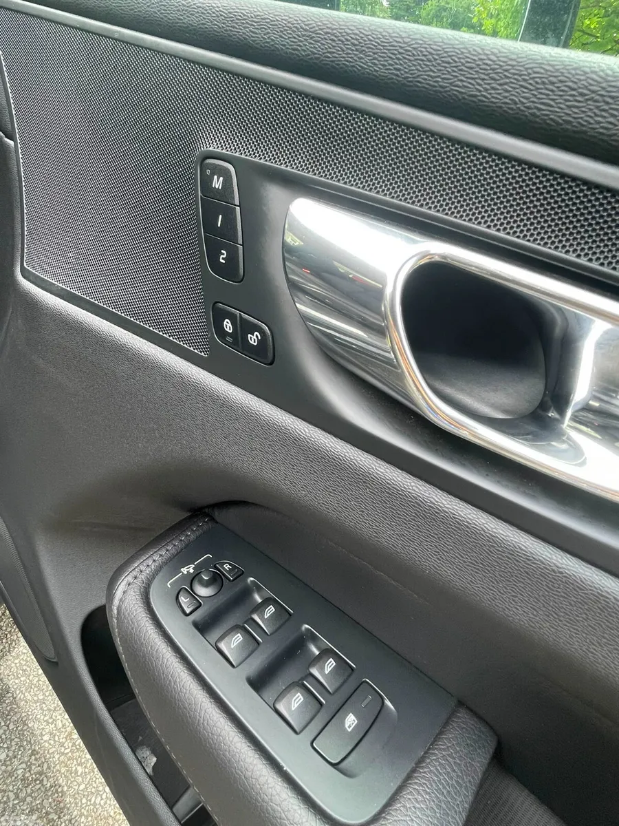 Volvo XC60 SUV, Diesel, 2019, Black