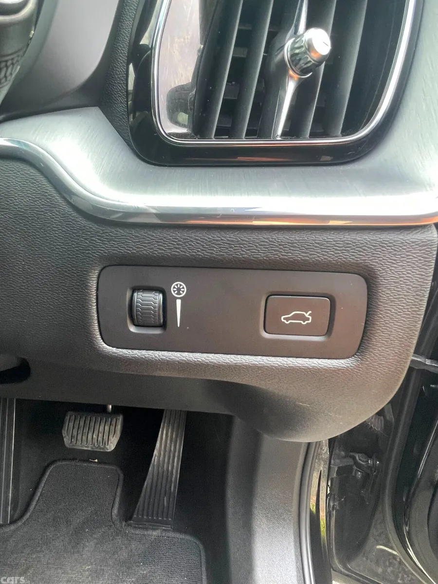 Volvo XC60 SUV, Diesel, 2019, Black