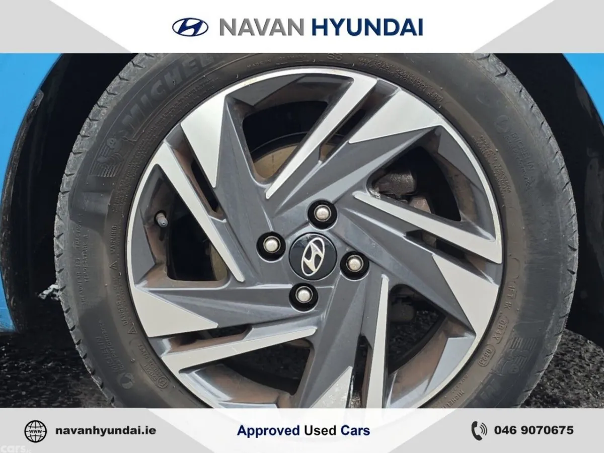 Hyundai i20 Hatchback, Petrol, 2023, Blue