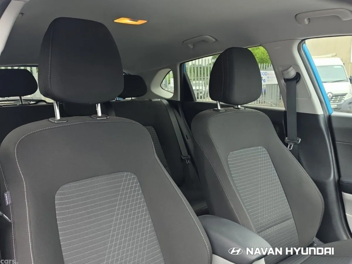 Hyundai i20 Hatchback, Petrol, 2023, Blue
