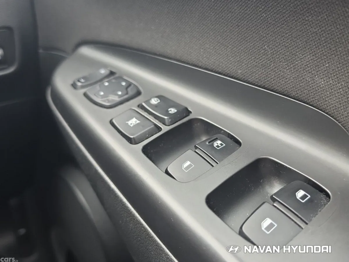 Hyundai KONA MPV, Petrol, 2019, Red