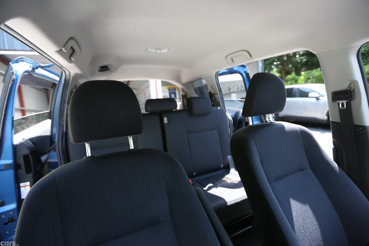 Toyota Sienta MPV, Petrol Hybrid, 2017, Blue