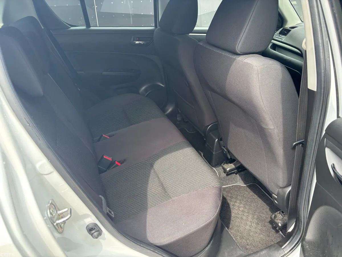 Suzuki Swift Hatchback, Petrol, 2014, White