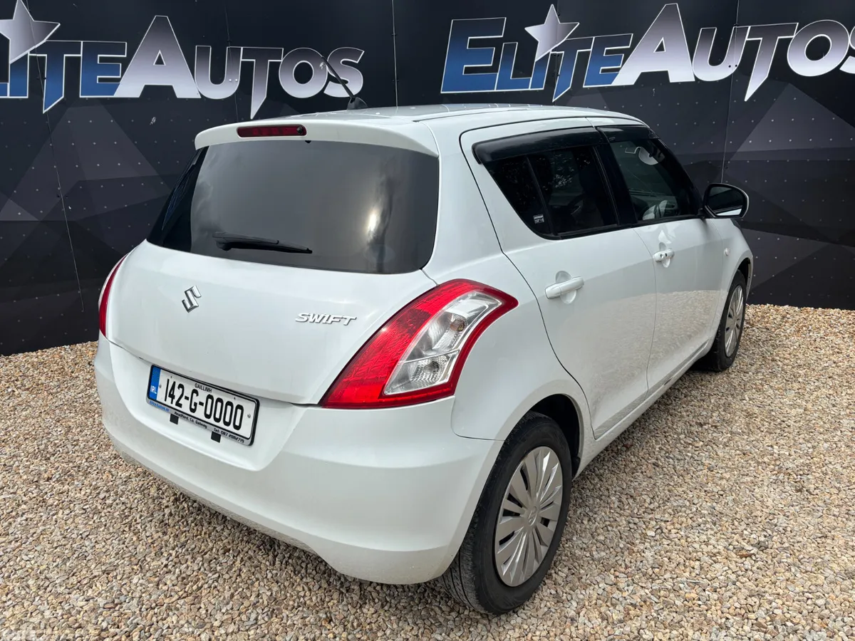 Suzuki Swift Hatchback, Petrol, 2014, White