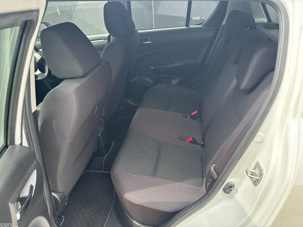 Suzuki Swift Hatchback, Petrol, 2014, White