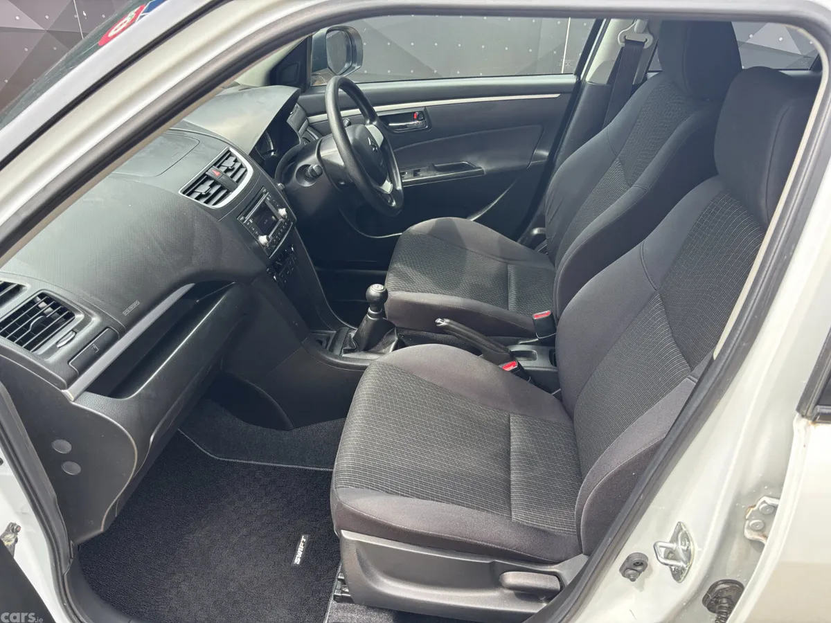 Suzuki Swift Hatchback, Petrol, 2014, White