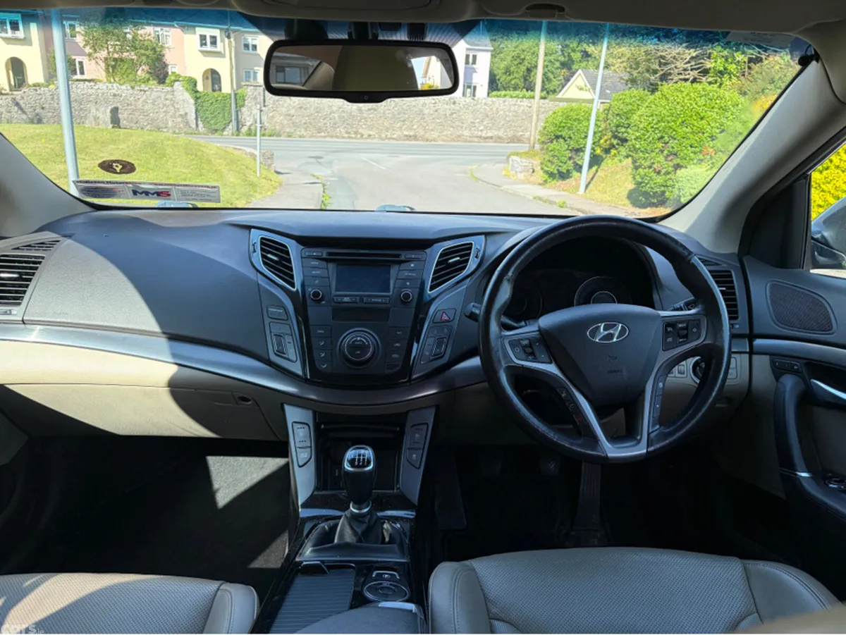 Hyundai i40 Saloon, Diesel, 2016, Black