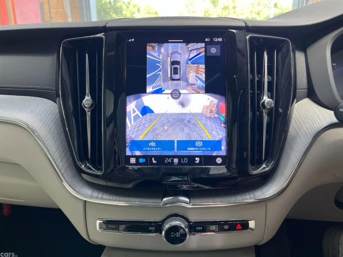 Volvo XC60 SUV, Petrol Plug-in Hybrid, 2025, Blue