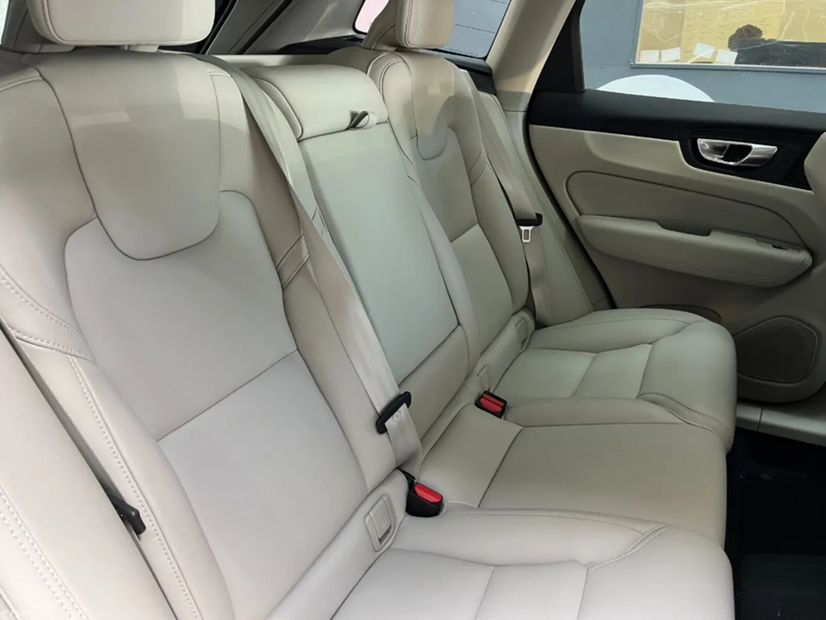 Volvo XC60 SUV, Petrol Plug-in Hybrid, 2025, Blue