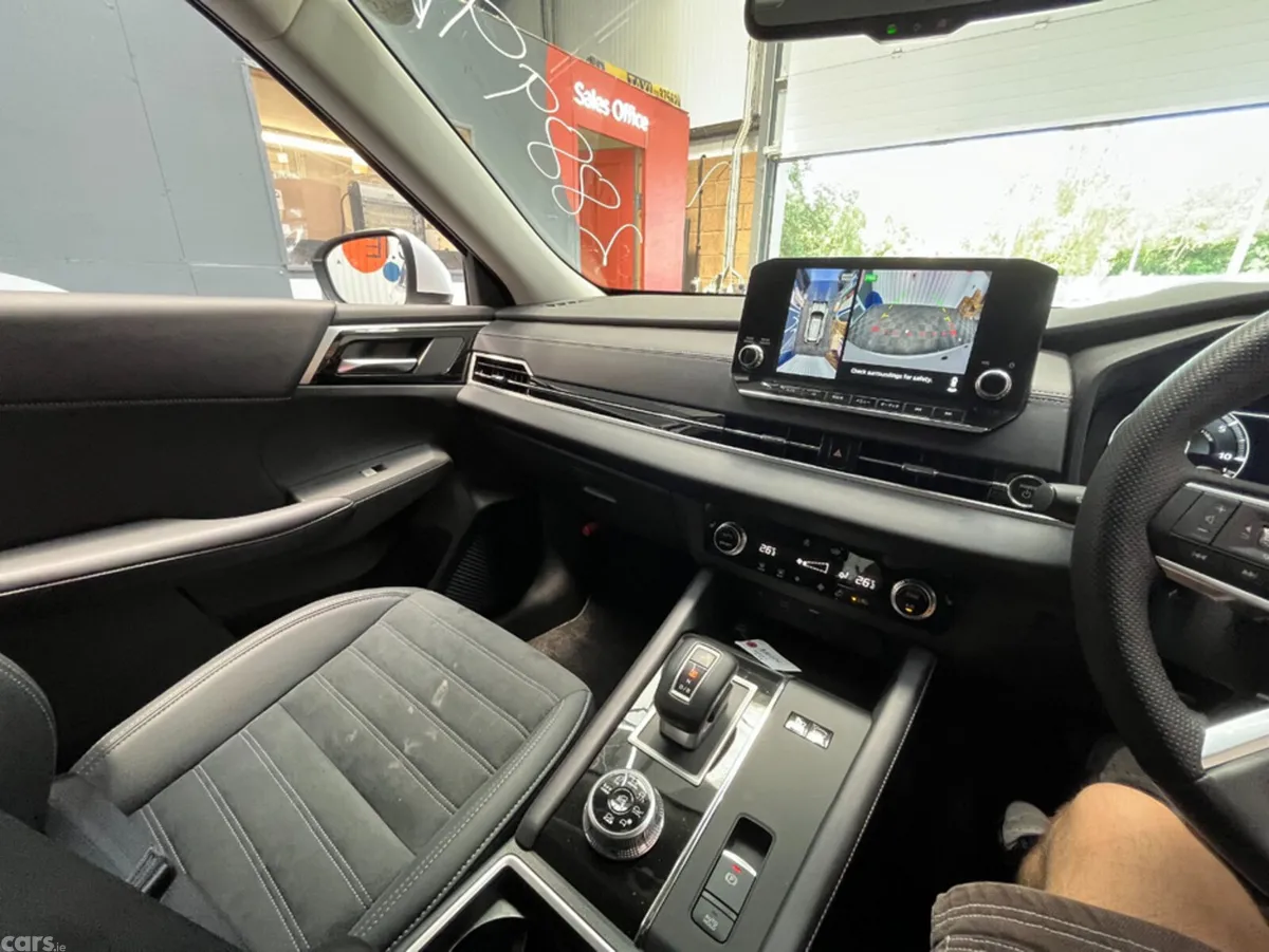 Mitsubishi Outlander SUV, Petrol, 2024, White
