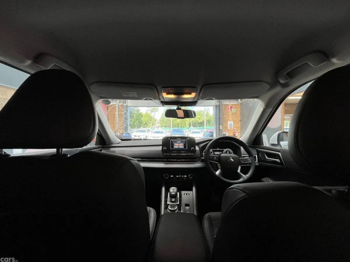 Mitsubishi Outlander SUV, Petrol, 2024, White