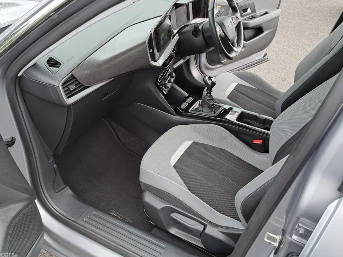 Opel Mokka SUV, Petrol, 2024, Grey