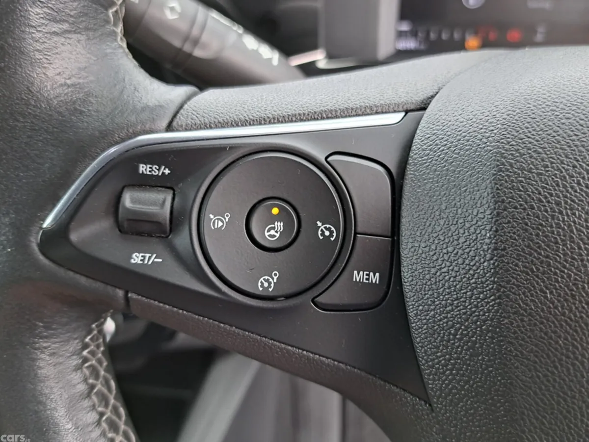 Opel Mokka SUV, Petrol, 2024, Grey
