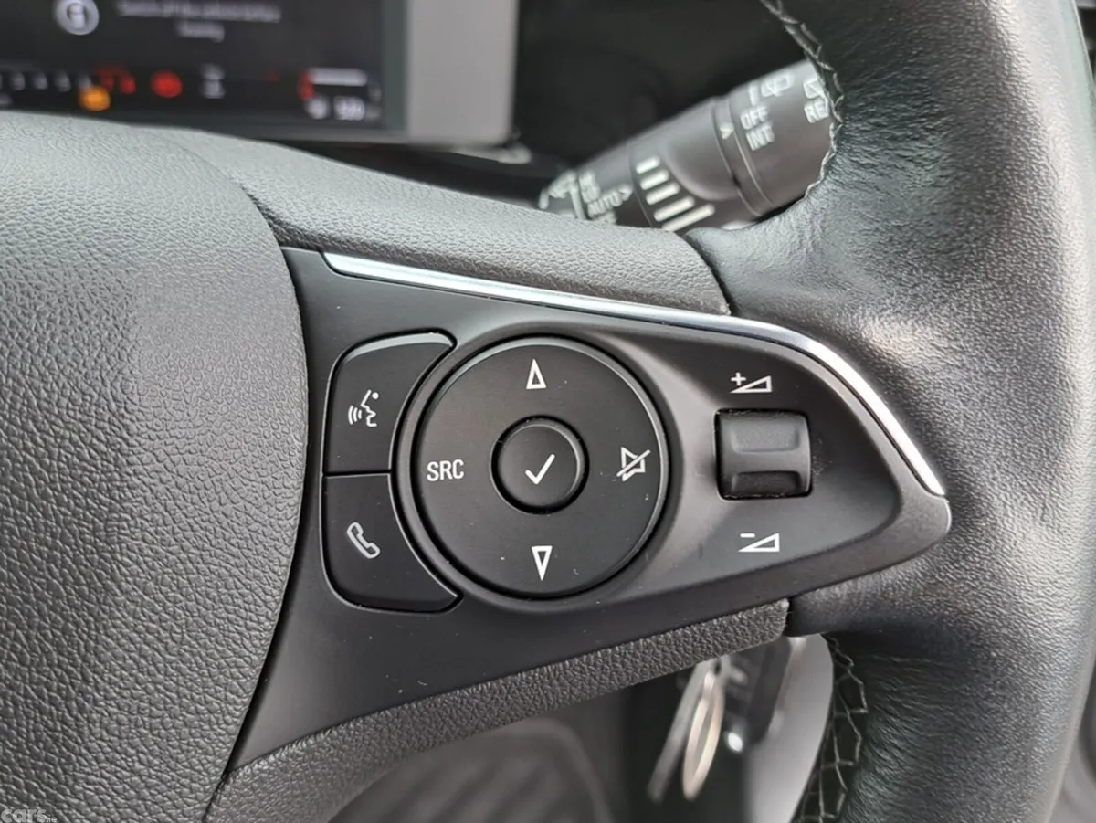 Opel Mokka SUV, Petrol, 2024, Grey