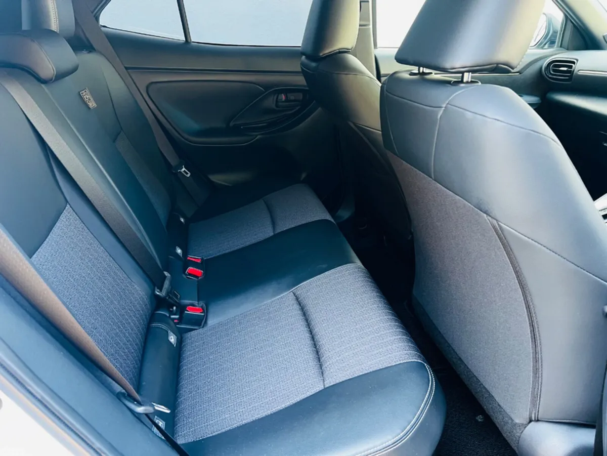 Toyota Yaris Cross SUV, Petrol Hybrid, 2023, White