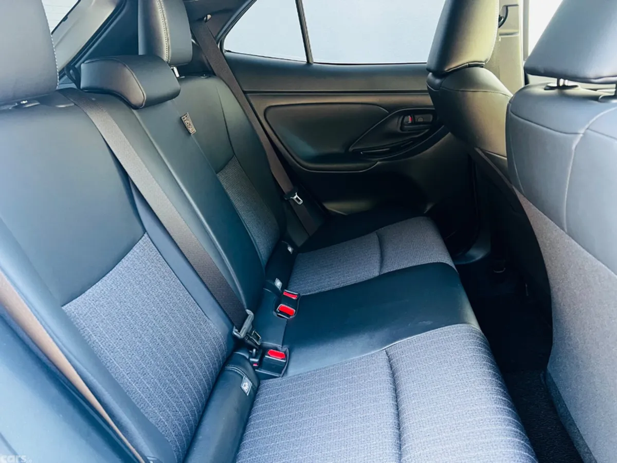Toyota Yaris Cross SUV, Petrol Hybrid, 2023, White