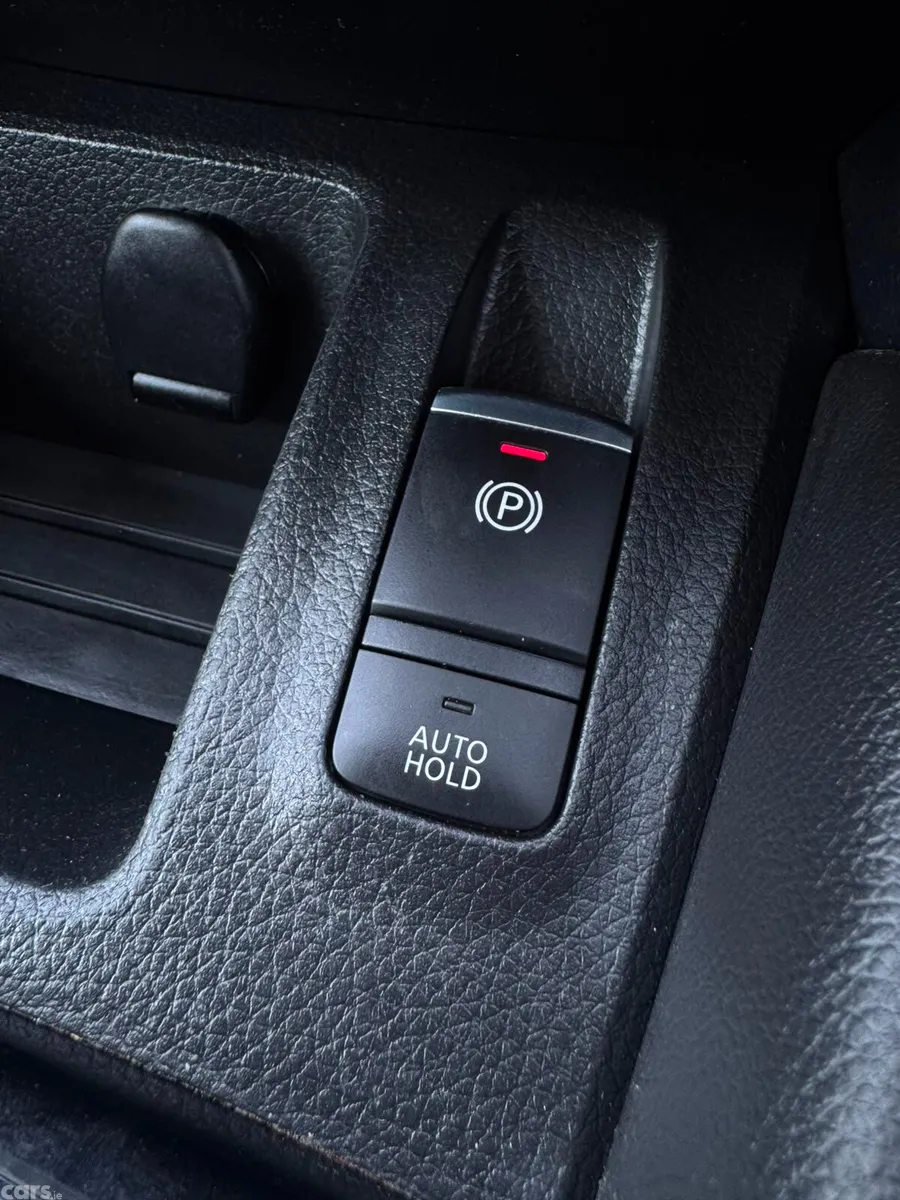 Nissan Qashqai Hatchback, Diesel, 2018, Blue