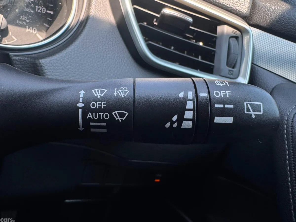 Nissan Qashqai Hatchback, Diesel, 2018, Blue