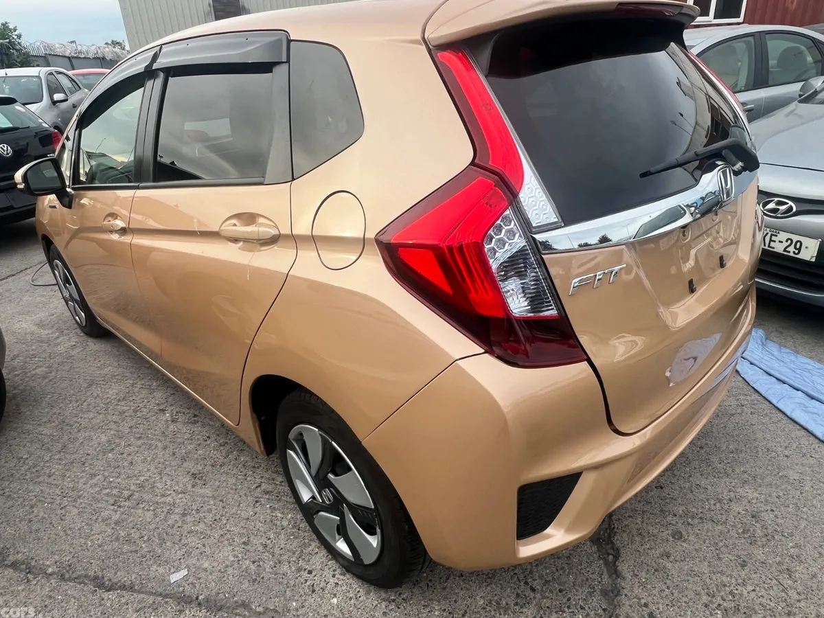 Honda Fit Hatchback, Petrol, 2014, Gold