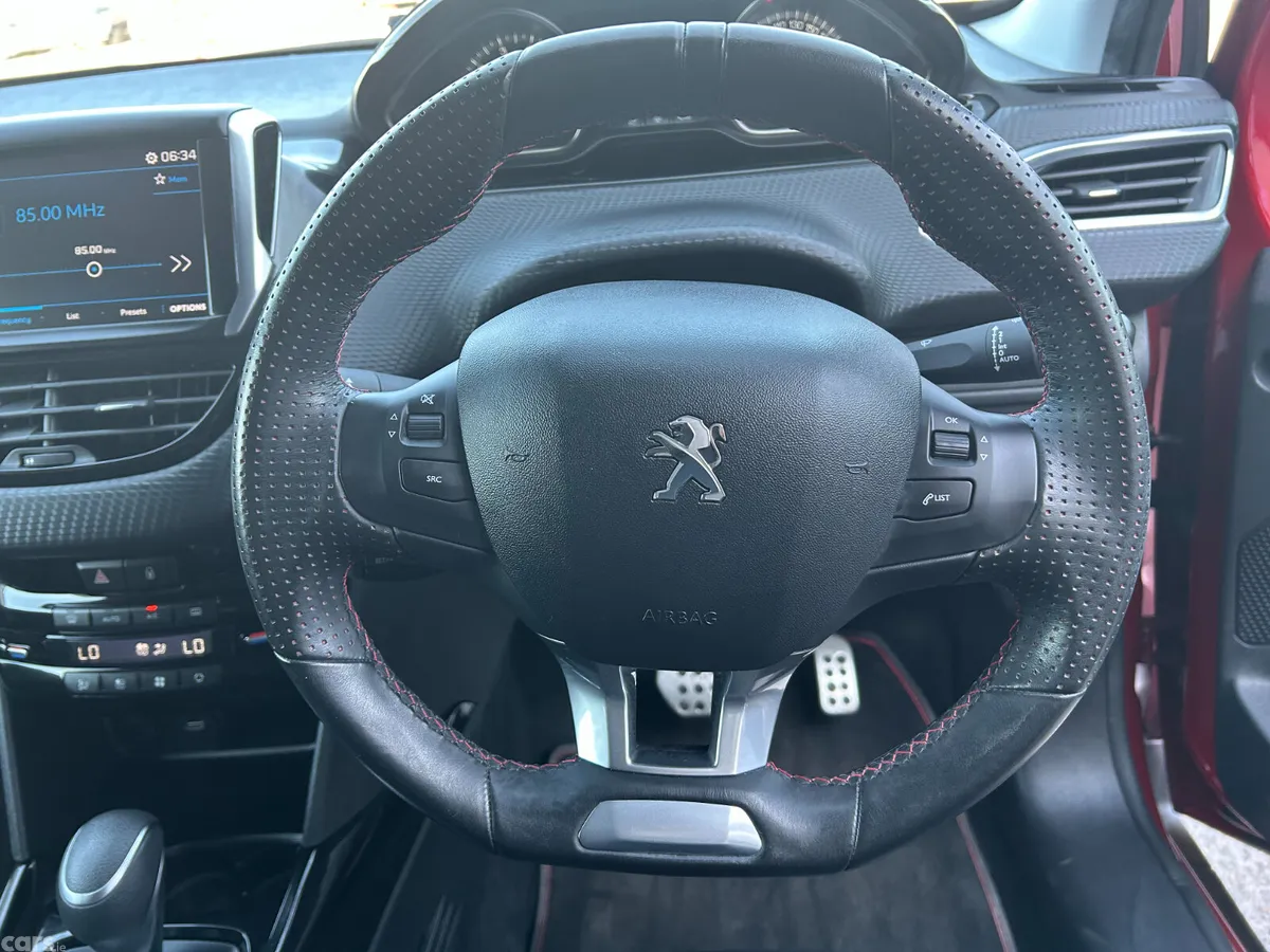 Peugeot 2008 Estate, Petrol, 2018, Red