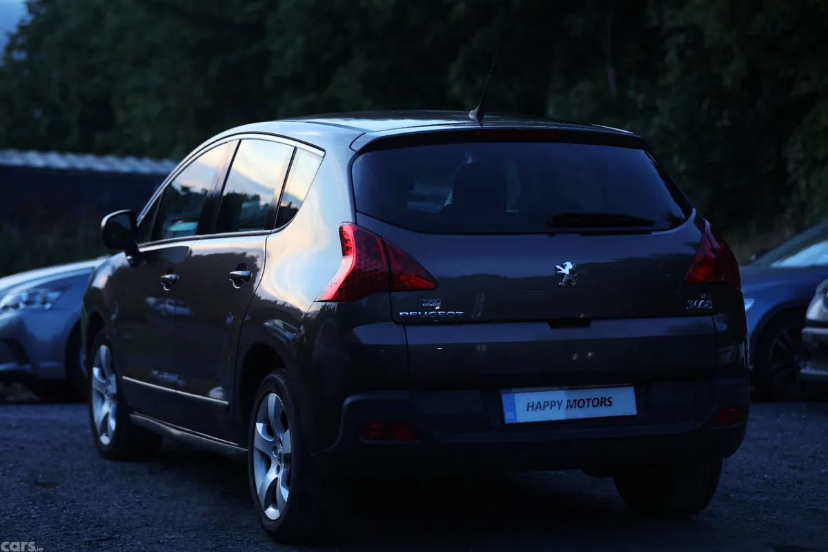 Peugeot 3008 MPV, Diesel, 2013, Brown